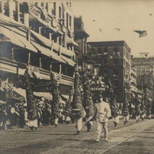 Tilikums of Elttaes totem poles