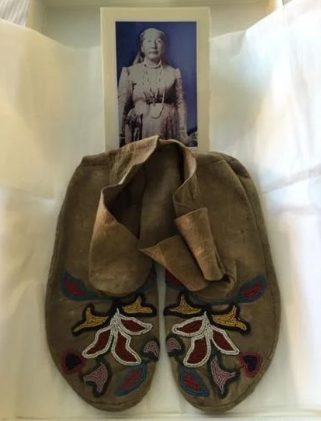 martha alec moccasins