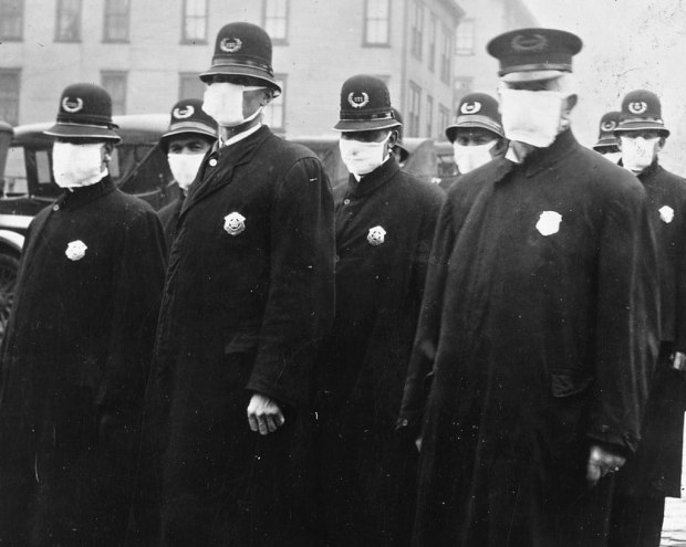 1024px-Spanish_flu_in_1918,_Police_officers_in_masks,_Seattle_Police_Department_detail,_from-_165-WW-269B-25-police-l_(cropped)